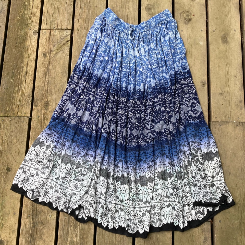 Boho COLLECTIONS Skirt Floral Maxi Midi Blue White Size Medium